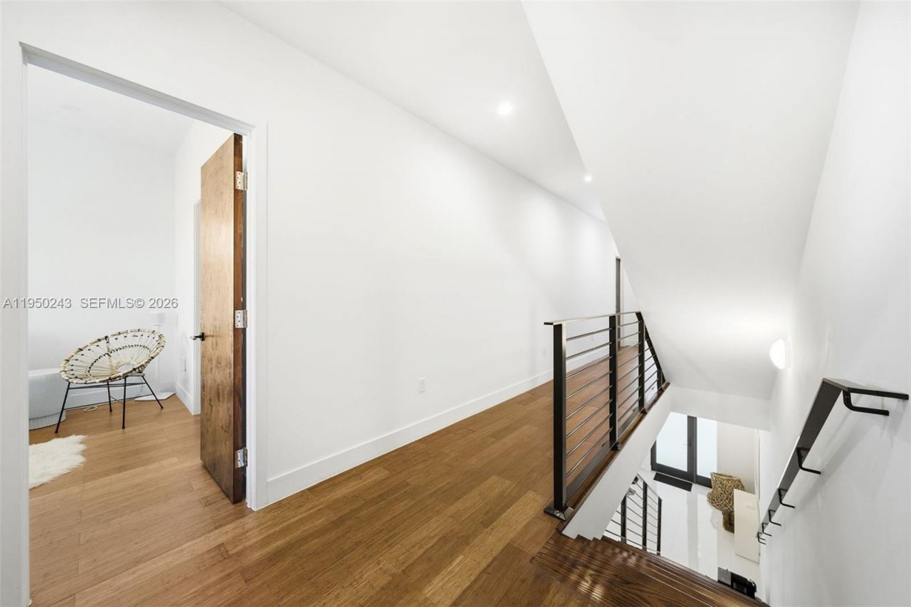 3061 SW 21st Ter, Unit 3061, Miami, FL 33145 Photo