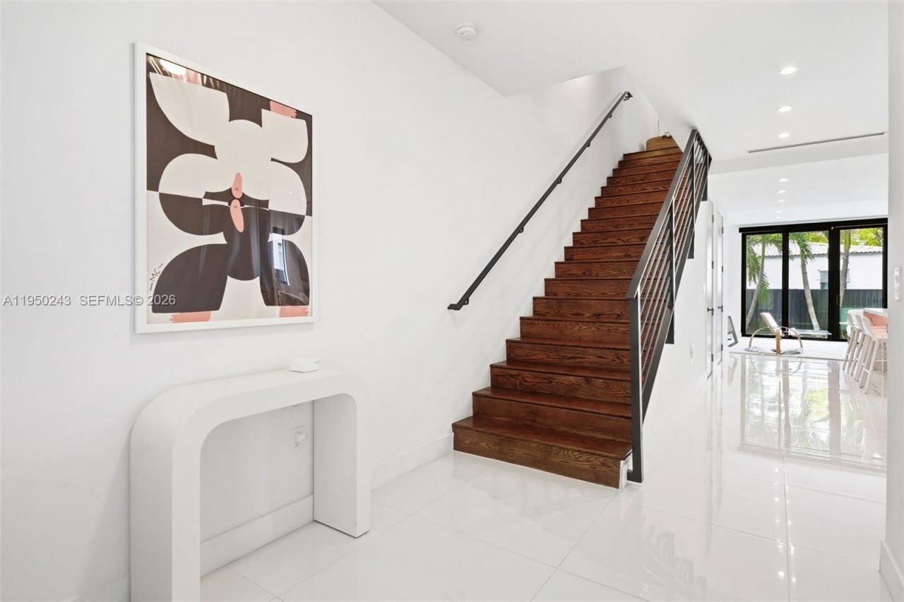 3061 SW 21st Ter, Unit 3061, Miami, FL 33145 Photo