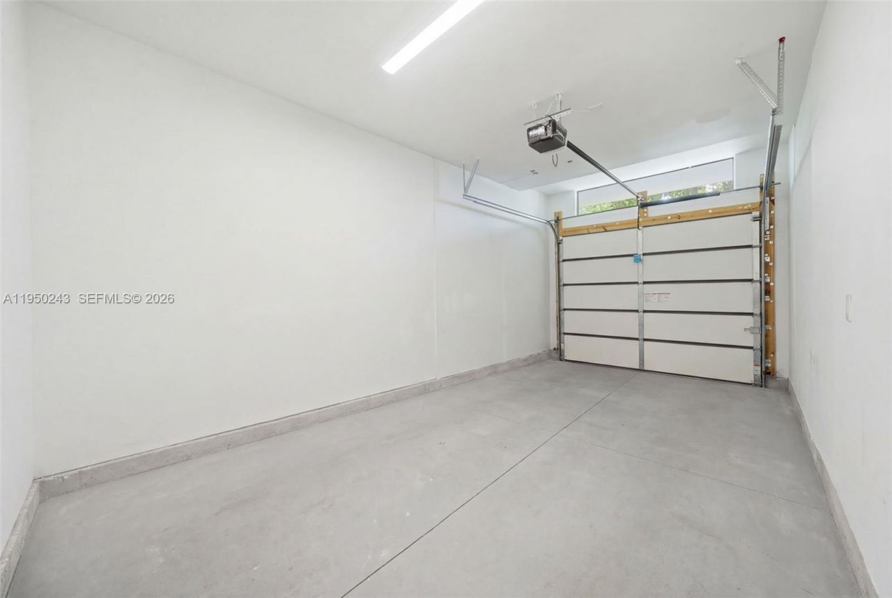 3061 SW 21st Ter, Unit 3061, Miami, FL 33145 Photo