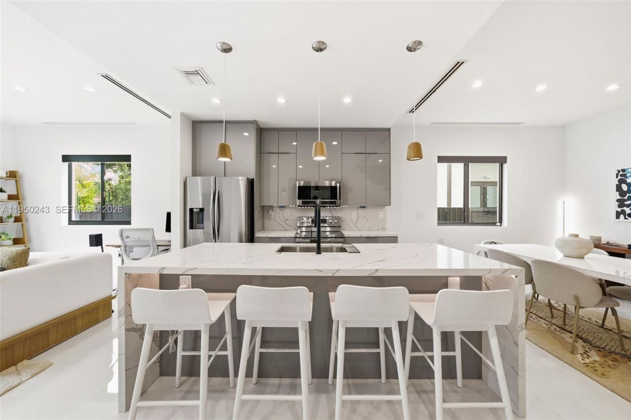 3061 SW 21st Ter, Unit 3061, Miami, FL 33145 Photo