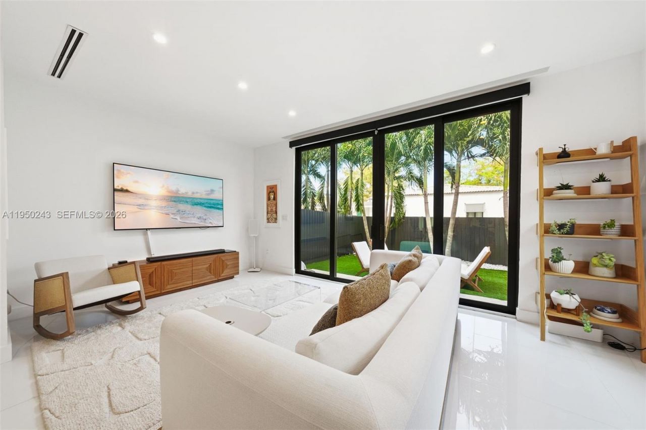 3061 SW 21st Ter, Unit 3061, Miami, FL 33145 Photo