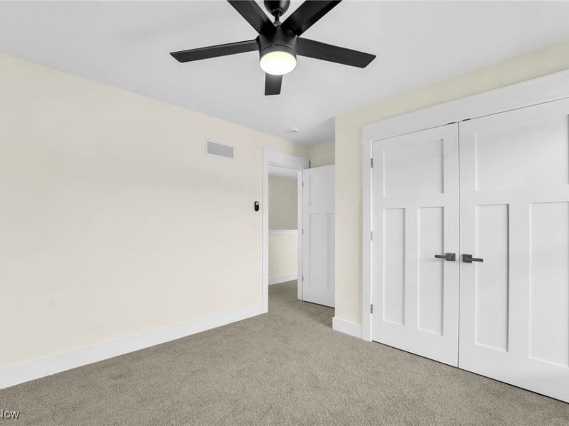 1885 Woodlawn Avenue, Cleveland, OH 44112 Photo 19