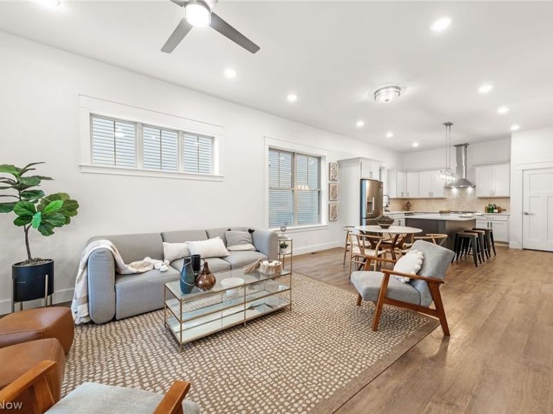 1885 Woodlawn Avenue, Cleveland, OH 44112 Photo 2