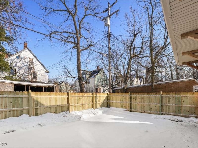 1885 Woodlawn Avenue, Cleveland, OH 44112 Photo 26