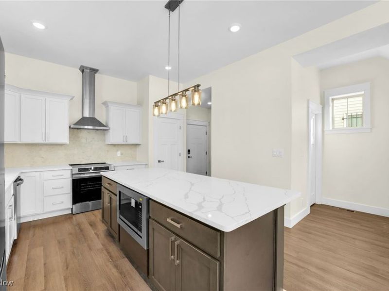 1885 Woodlawn Avenue, Cleveland, OH 44112 Photo 8