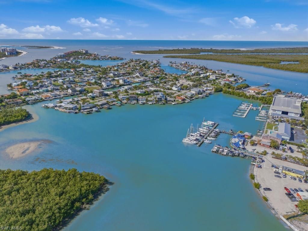 141 Pago Pago Dr E, Naples, FL 34113 Photo