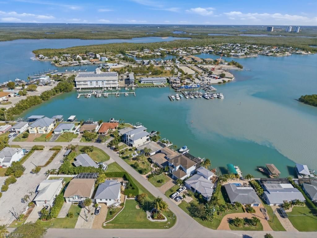 141 Pago Pago Dr E, Naples, FL 34113 Photo