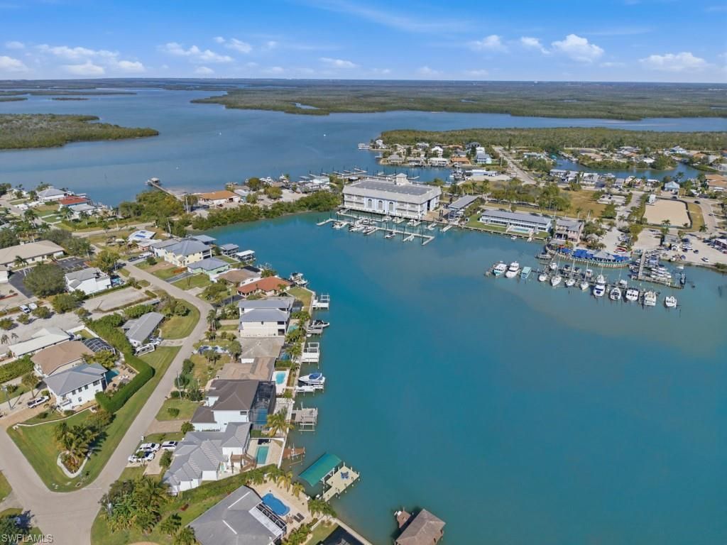 141 Pago Pago Dr E, Naples, FL 34113 Photo