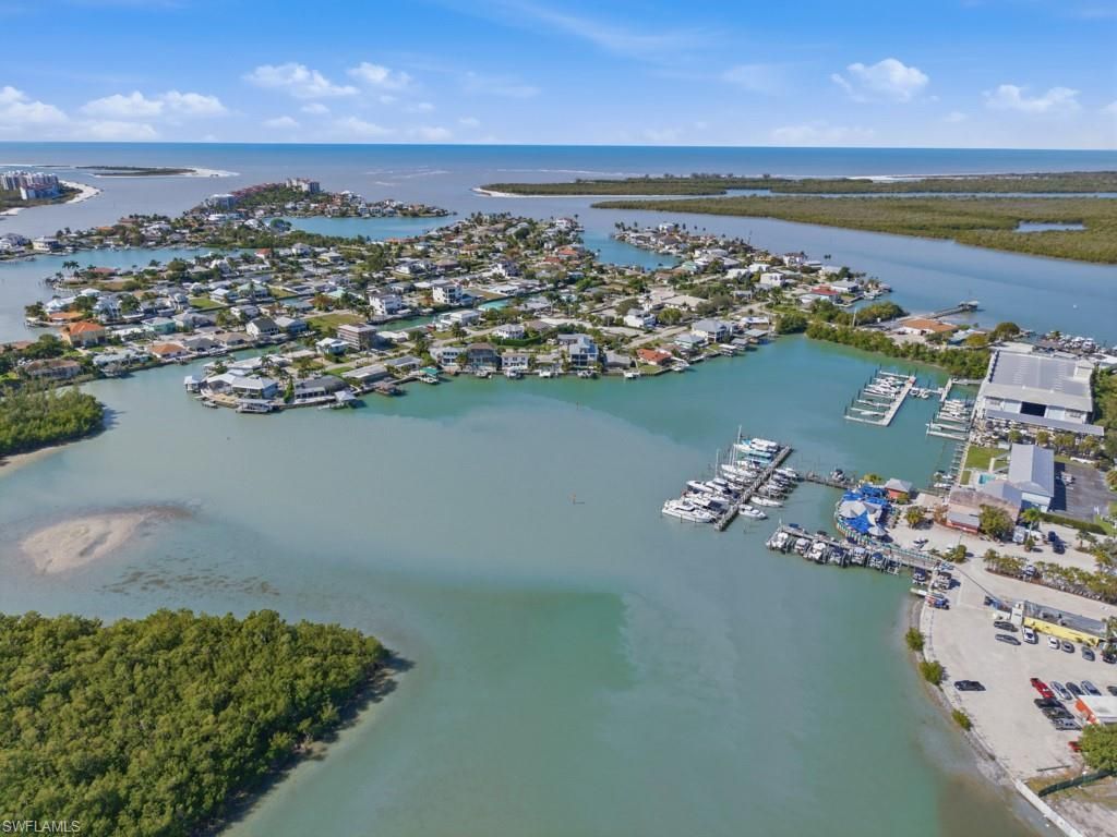 141 Pago Pago Dr E, Naples, FL 34113 Photo