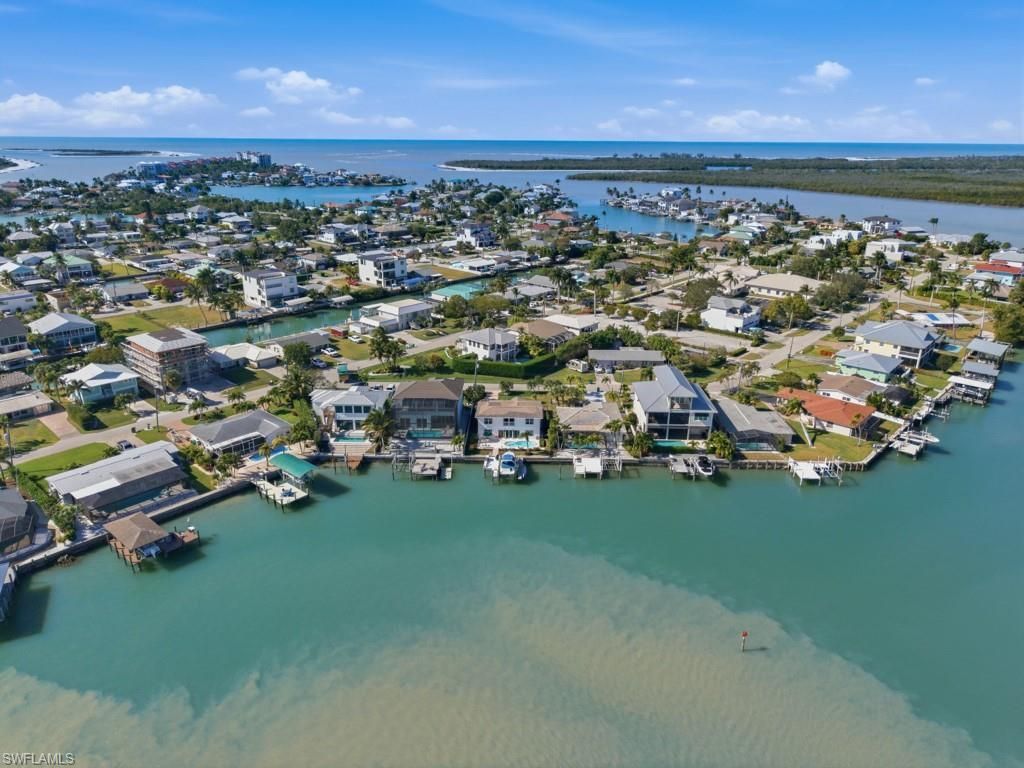 141 Pago Pago Dr E, Naples, FL 34113 Photo