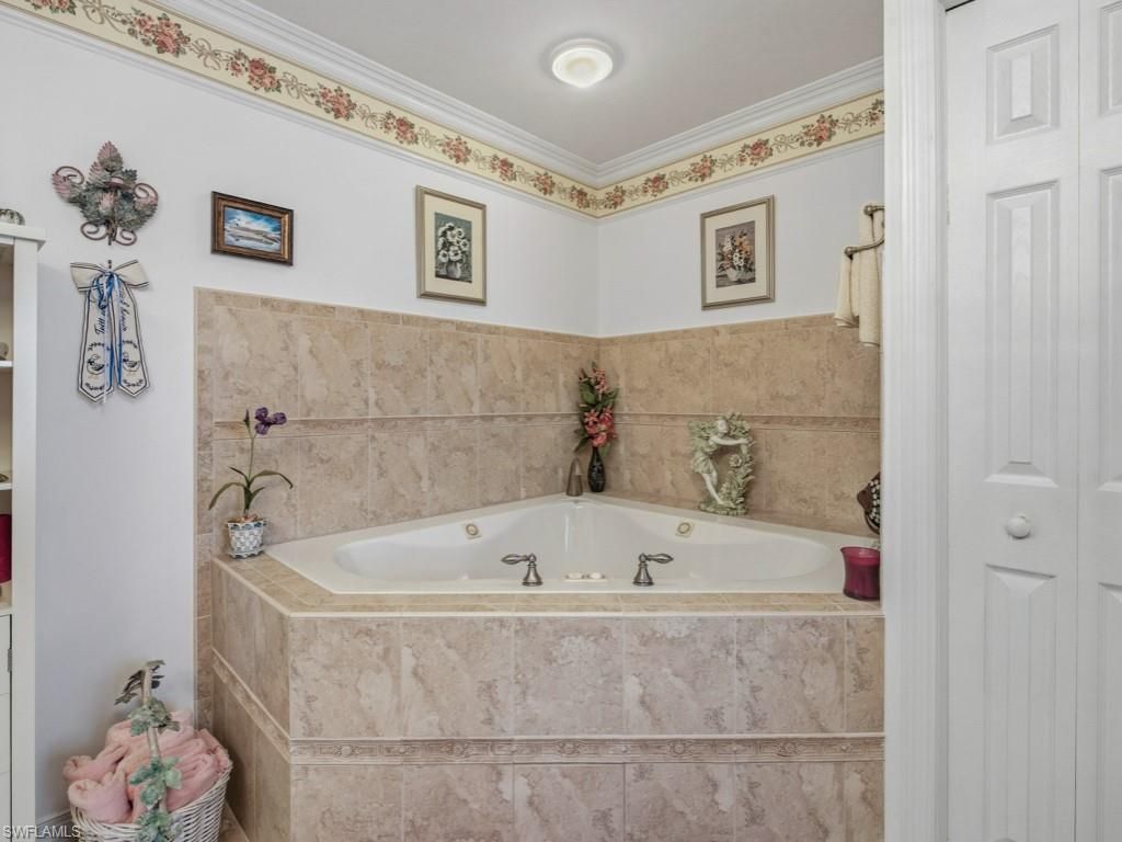 141 Pago Pago Dr E, Naples, FL 34113 Photo