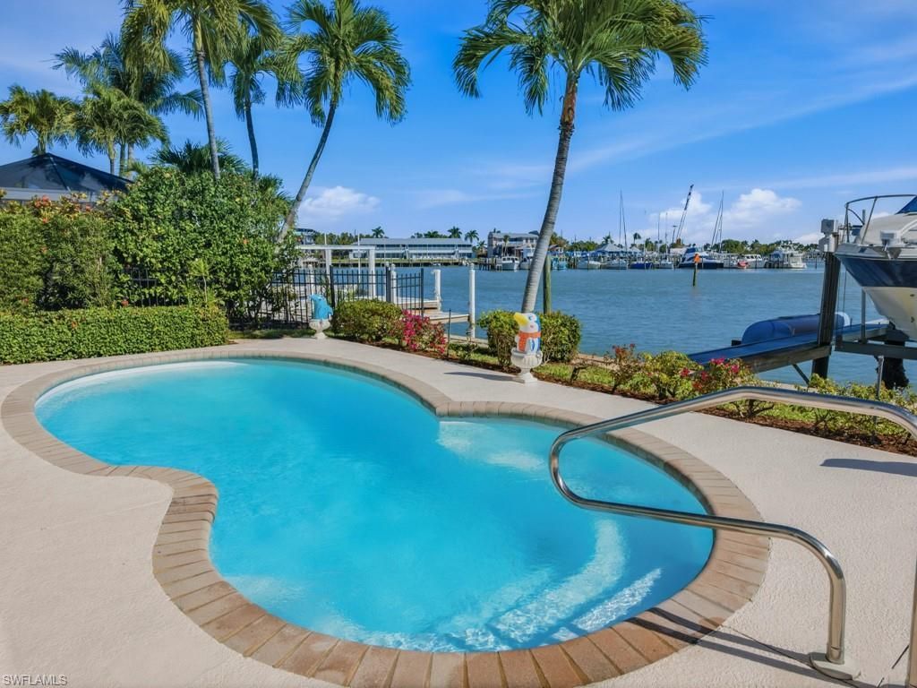141 Pago Pago Dr E, Naples, FL 34113 Photo