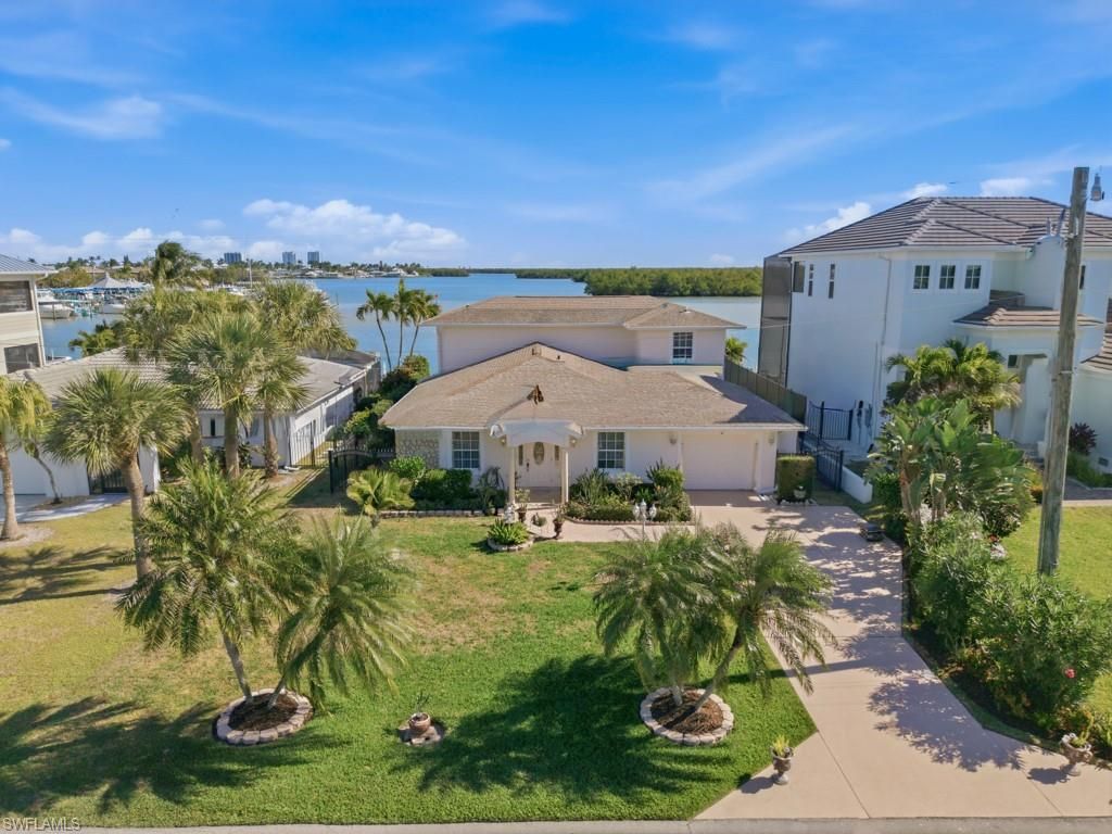 141 Pago Pago Dr E, Naples, FL 34113 Photo