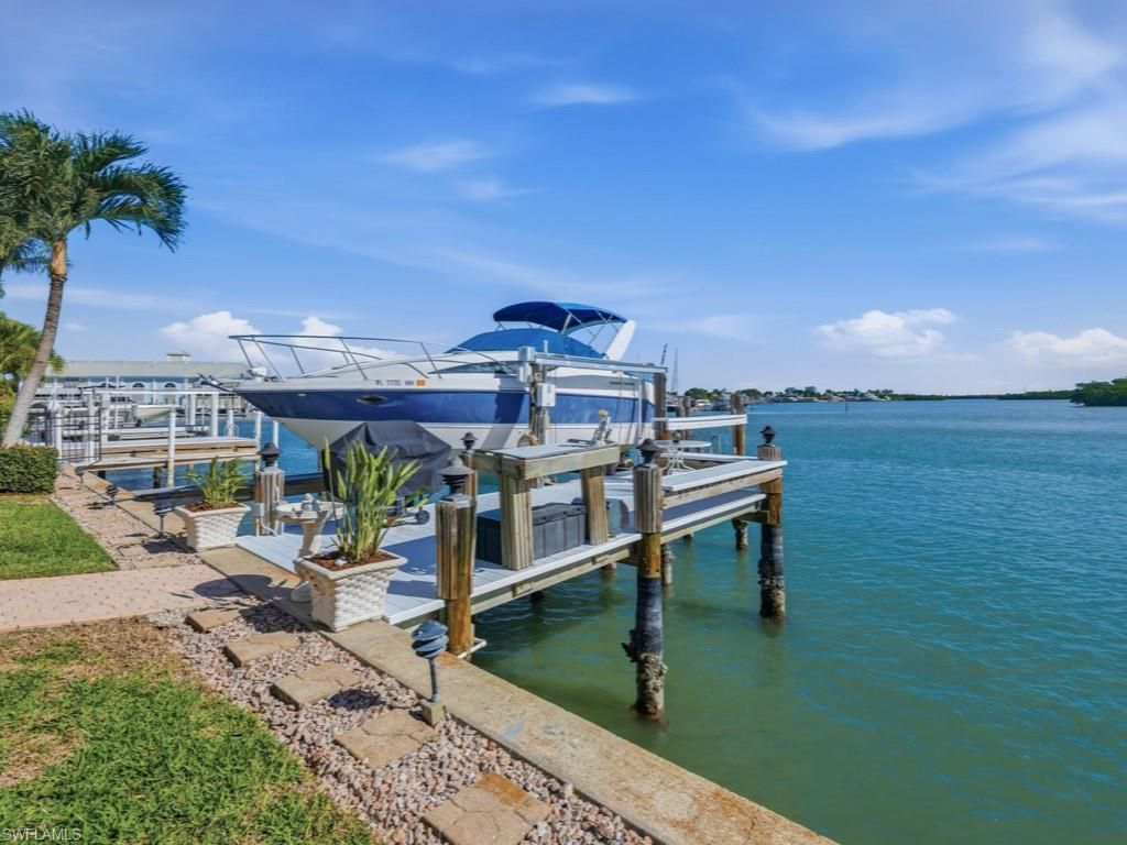 141 Pago Pago Dr E, Naples, FL 34113 Photo