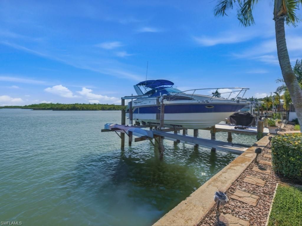 141 Pago Pago Dr E, Naples, FL 34113 Photo