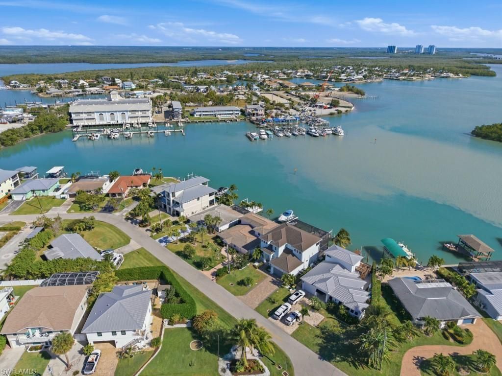 141 Pago Pago Dr E, Naples, FL 34113 Photo