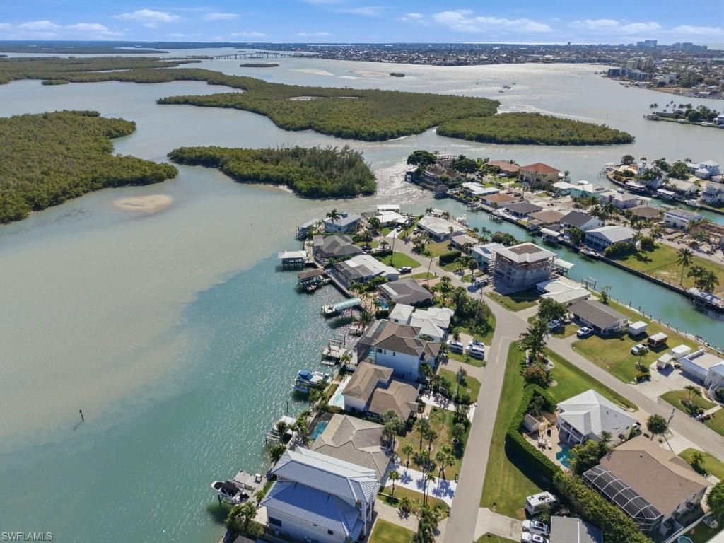 141 Pago Pago Dr E, Naples, FL 34113 Photo