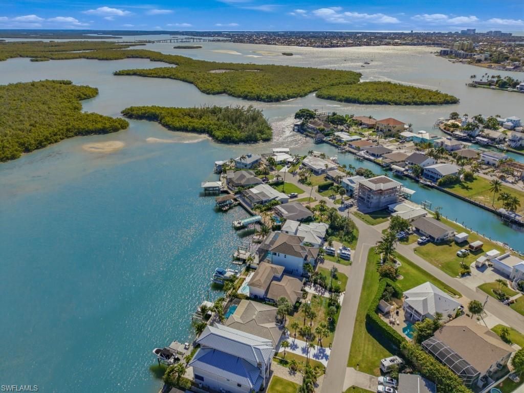 141 Pago Pago Dr E, Naples, FL 34113 Photo