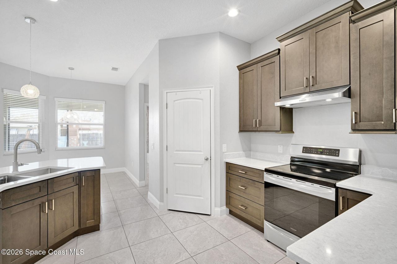 160 Bossieux Boulevard, West Melbourne, FL 32904 Photo