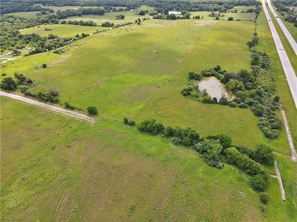 East 220th Lane, Bethany, MO 64424