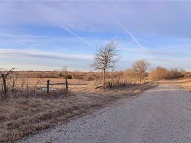 East 220th Lane, Bethany, MO 64424