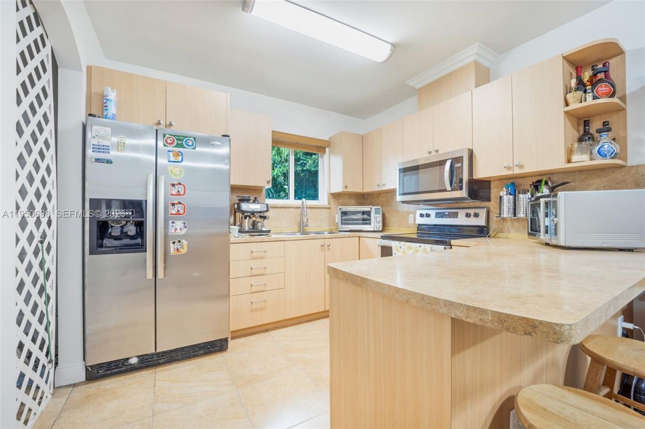 2930 SW 11th St, Miami, FL 33135 Photo