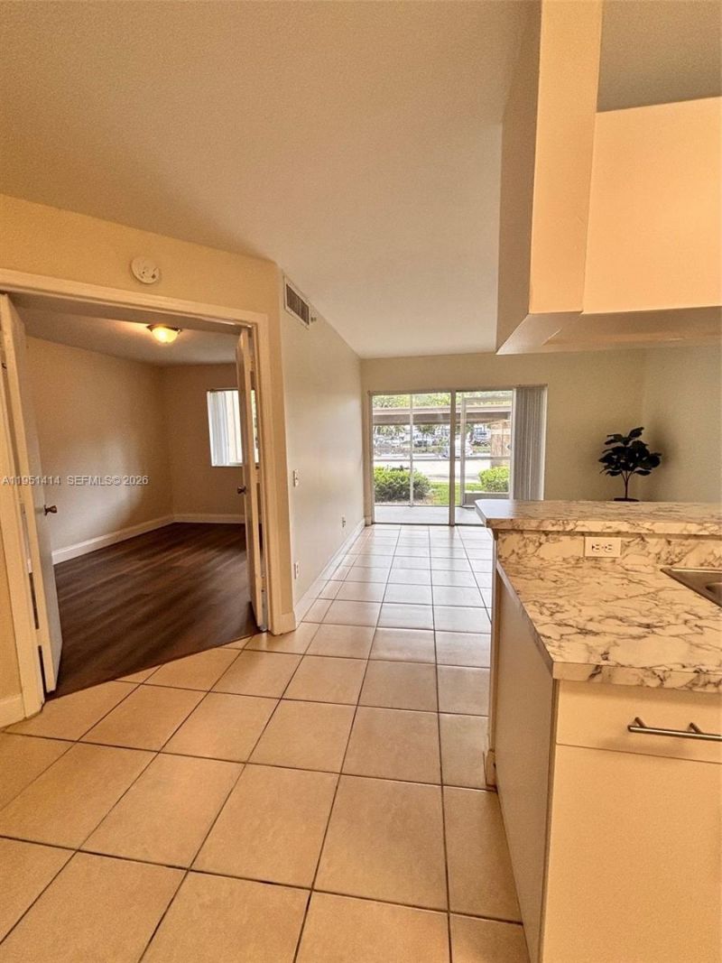 450 S Park Rd, Unit 5-104, Hollywood, FL 33021 Photo