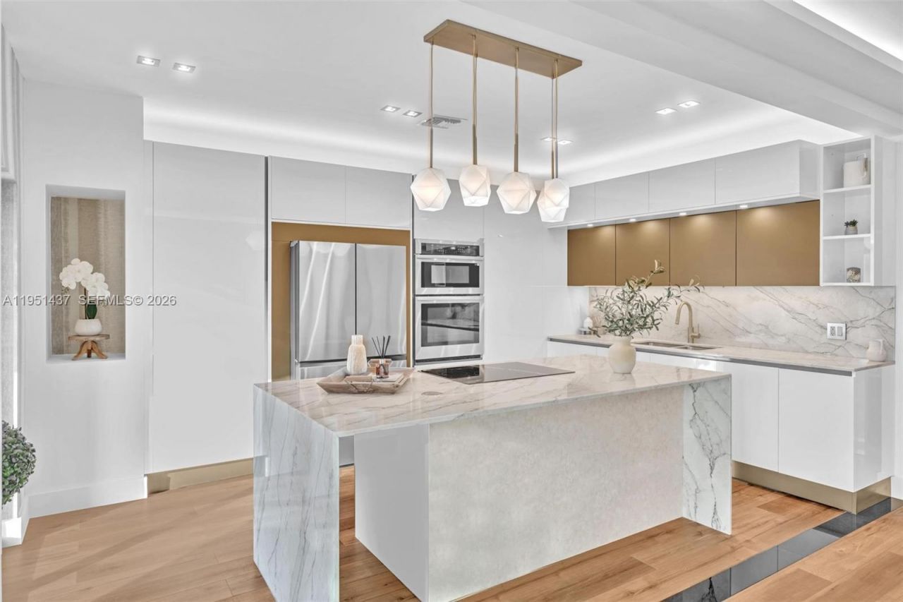 9448 Abbott Ave , Surfside, FL 33154 Photo