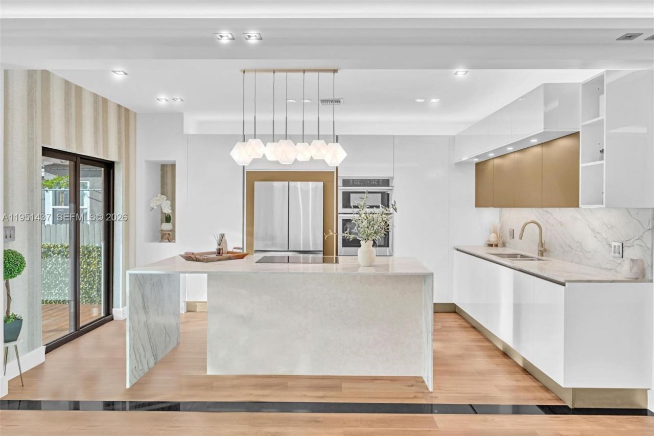 9448 Abbott Ave , Surfside, FL 33154 Photo