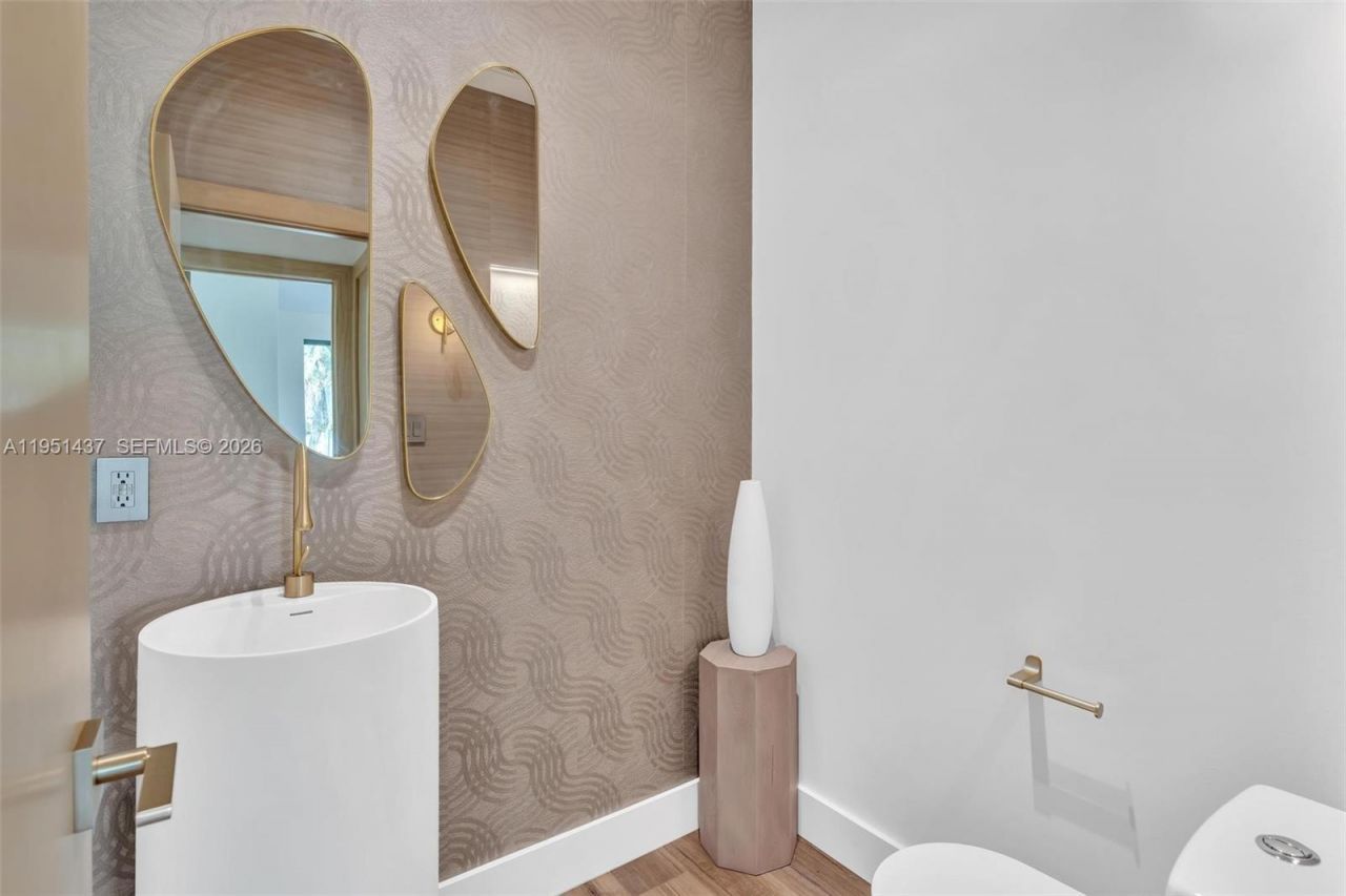 9448 Abbott Ave , Surfside, FL 33154 Photo