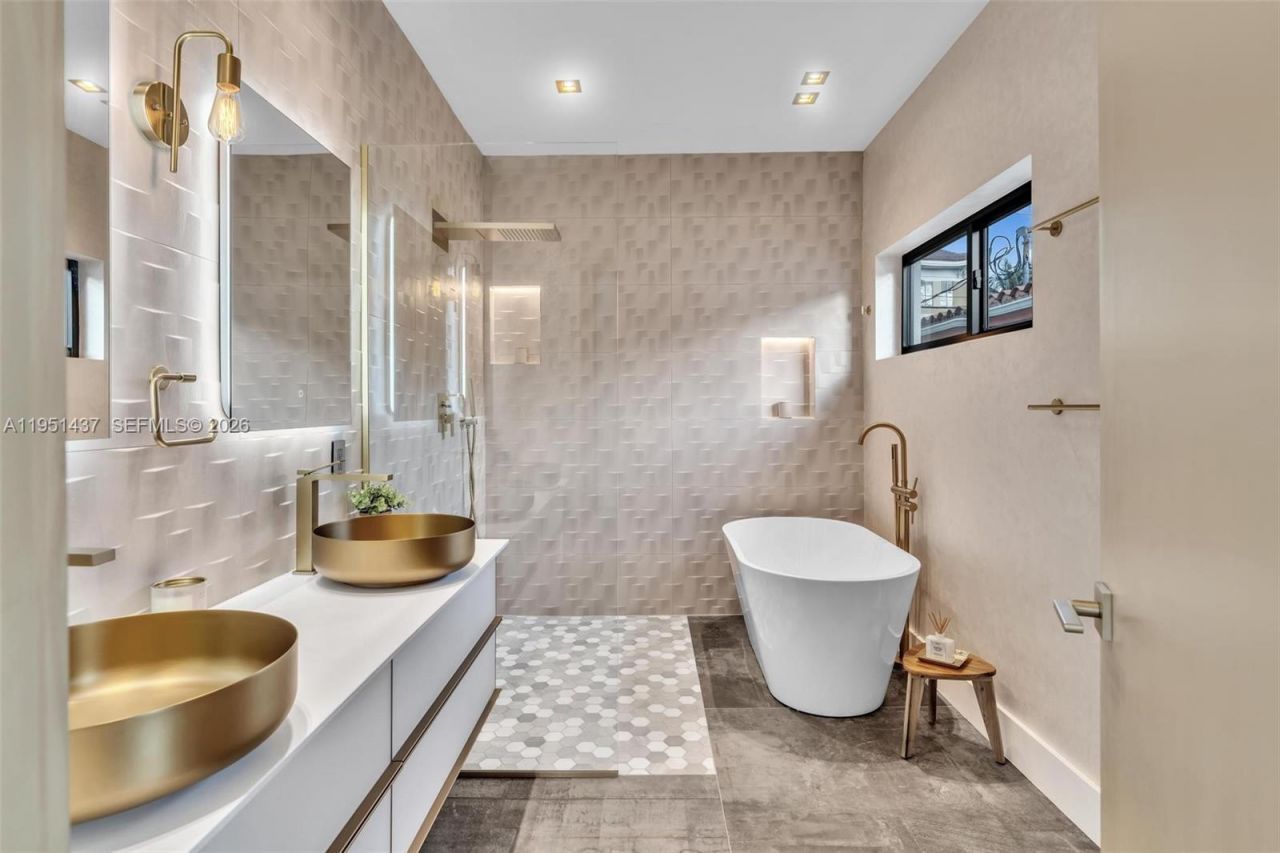 9448 Abbott Ave , Surfside, FL 33154 Photo