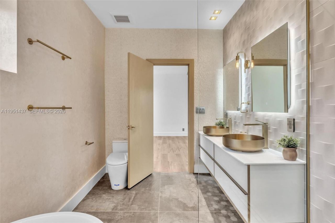 9448 Abbott Ave , Surfside, FL 33154 Photo