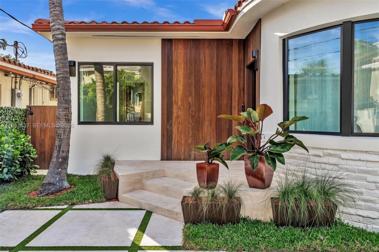 9448 Abbott Ave , Surfside, FL 33154 Photo