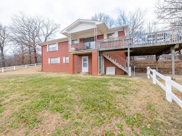 466821 E 1090 Road, Muldrow, OK 74948