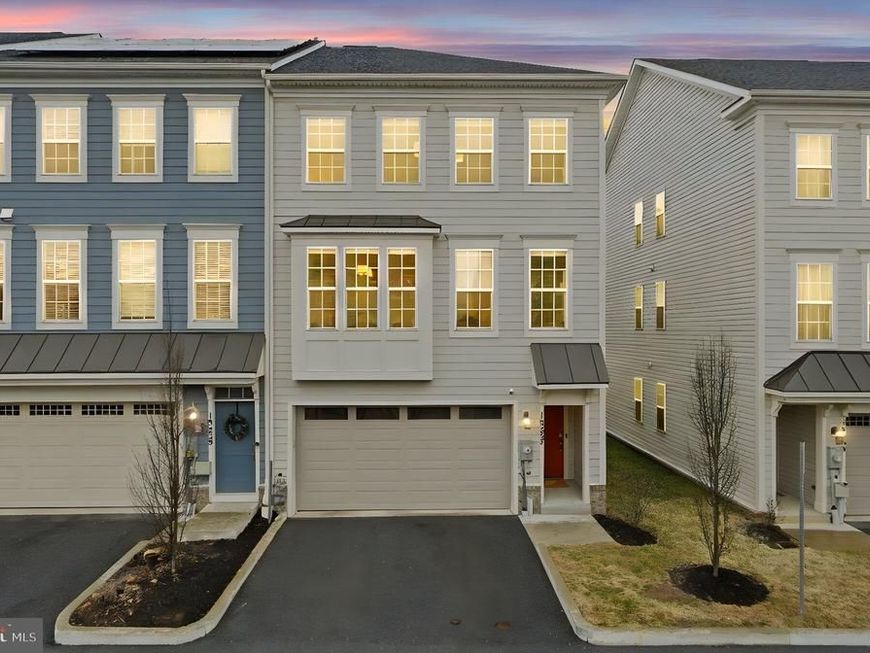 10237 Travilah Grove Circle, Rockville, MD 20850 Main Photo