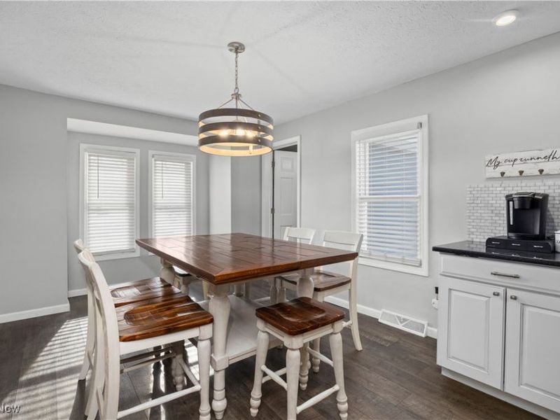 8010 Baumhart Road, Amherst, OH 44001 Photo 12