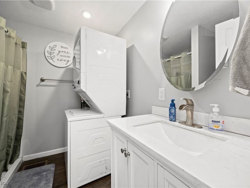 8010 Baumhart Road, Amherst, OH 44001 Photo 18