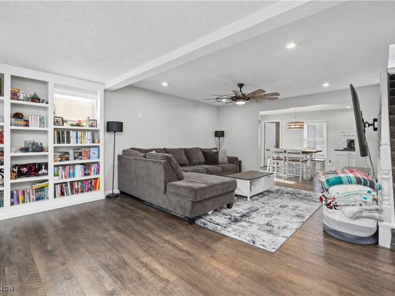 8010 Baumhart Road, Amherst, OH 44001 Photo 2