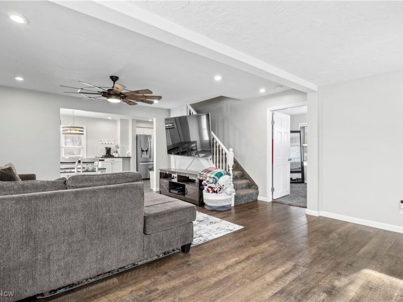 8010 Baumhart Road, Amherst, OH 44001 Photo 3