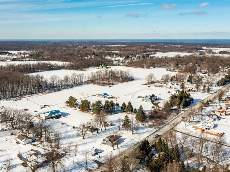 8010 Baumhart Road, Amherst, OH 44001 Photo 48