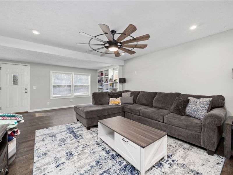 8010 Baumhart Road, Amherst, OH 44001 Photo 5