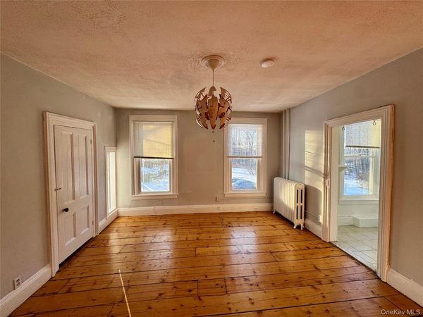 1860 E Main Street, Unit 5, Mohegan Lake, NY 10547