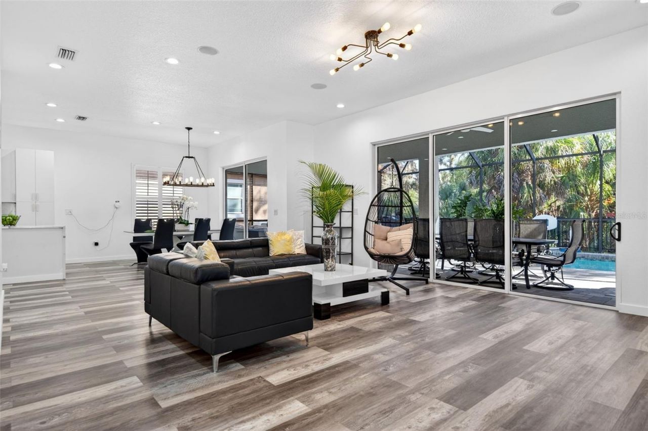 8111 Santa Rosa Court, Sarasota, FL 34243 Photo