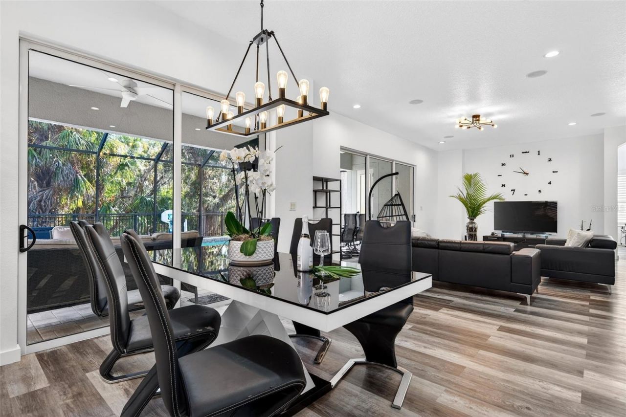 8111 Santa Rosa Court, Sarasota, FL 34243 Photo