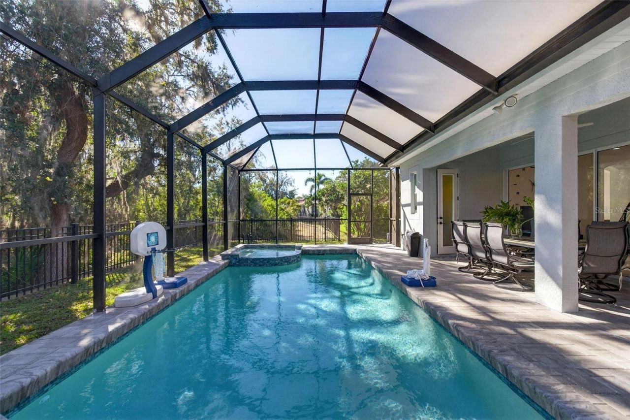 8111 Santa Rosa Court, Sarasota, FL 34243 Photo