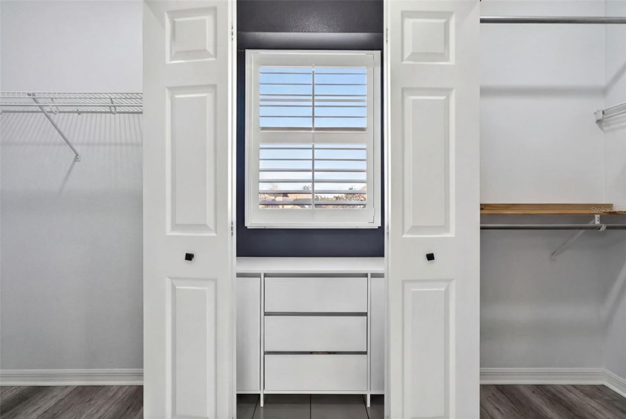 8111 Santa Rosa Court, Sarasota, FL 34243 Photo