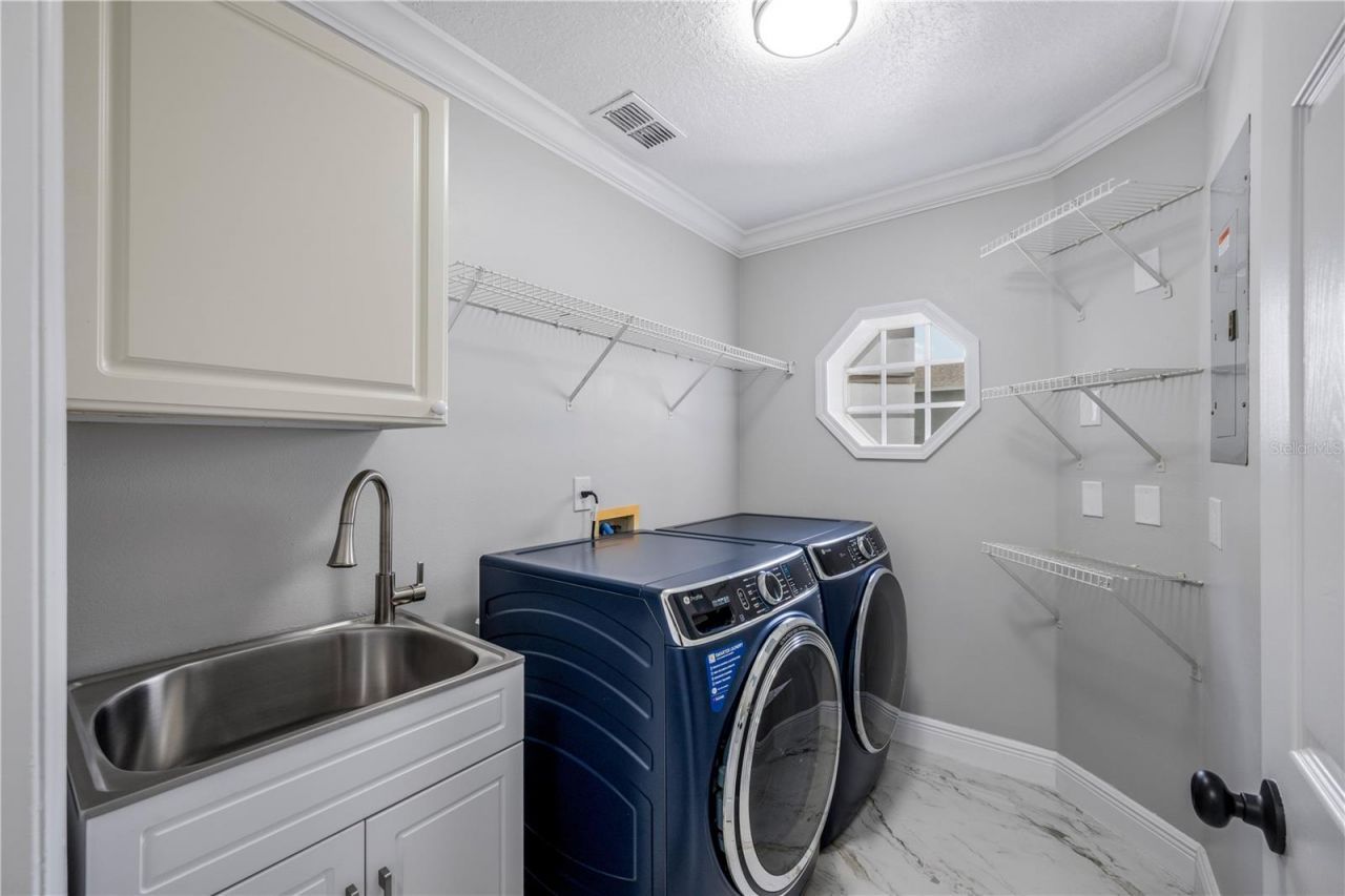 1706 Cheltenborough Drive, Orlando, FL 32835 Photo