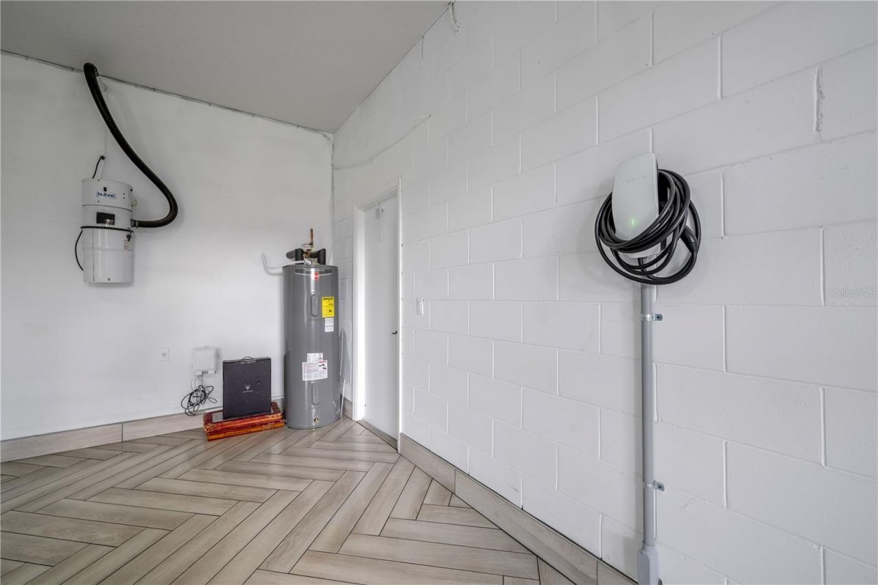 1706 Cheltenborough Drive, Orlando, FL 32835 Photo