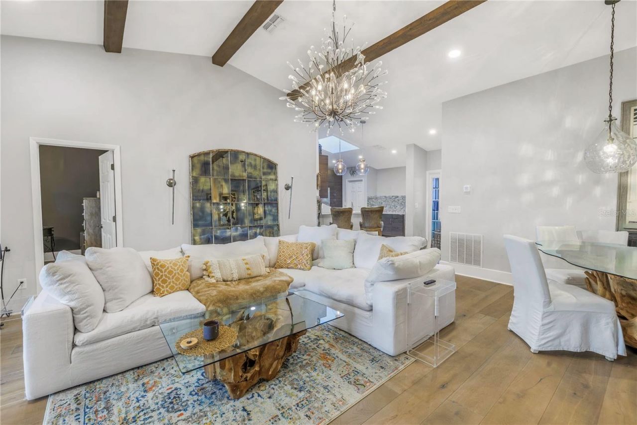 978 San Carlos Court Ne, Saint Petersburg, FL 33702 Photo