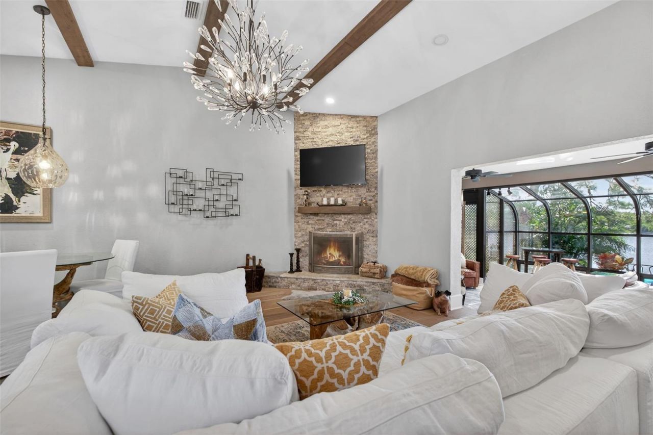 978 San Carlos Court Ne, Saint Petersburg, FL 33702 Photo